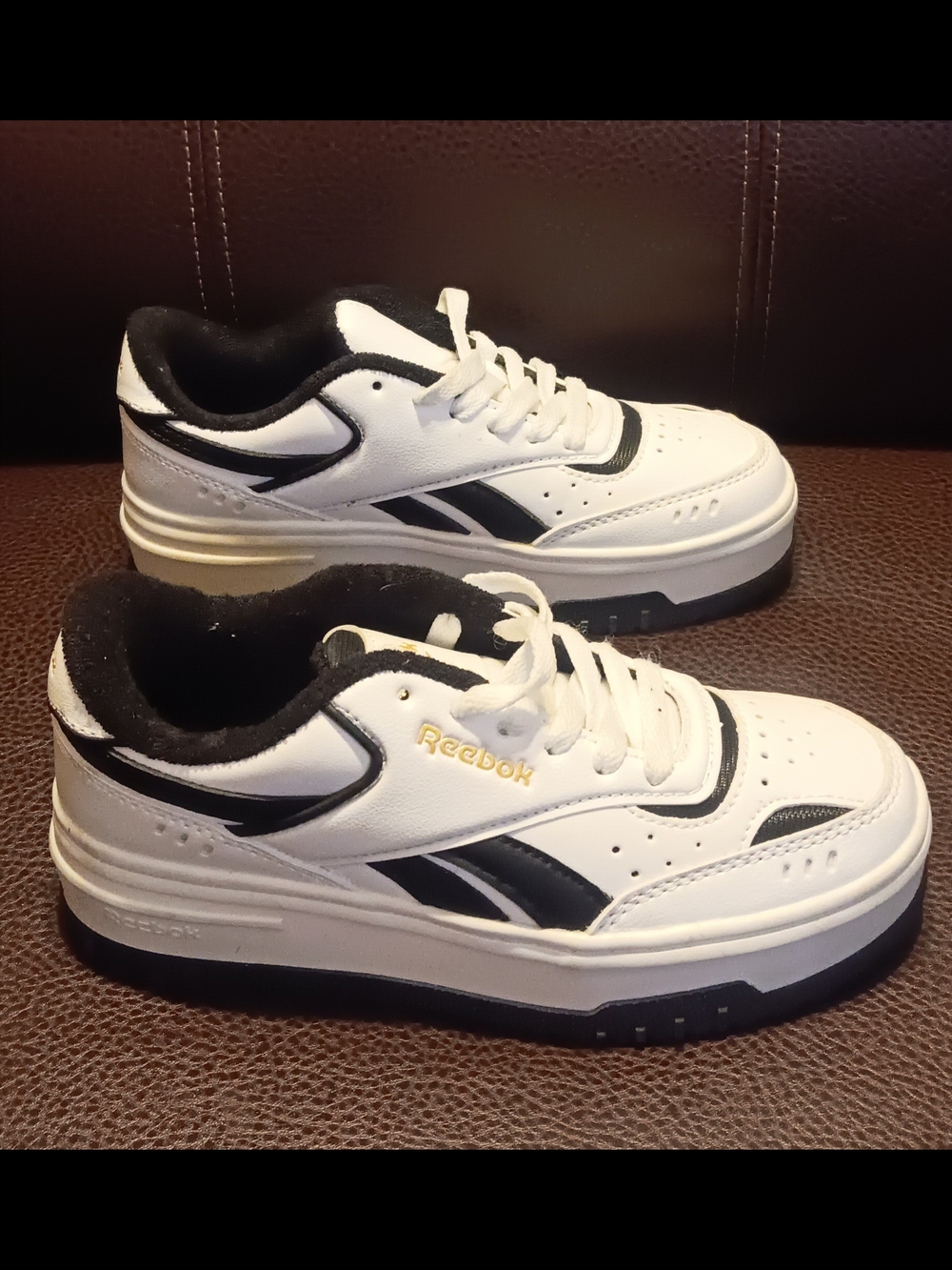 Reebok White and Black Leather Court Sneakers with Gold Logo Youth Size 2